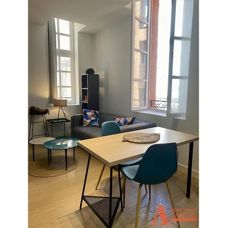 Lovely In Centre Apartment